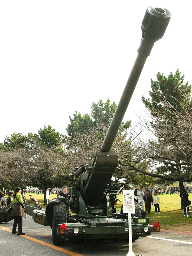 「楽器」としても使用される155mmりゅう弾砲FH70