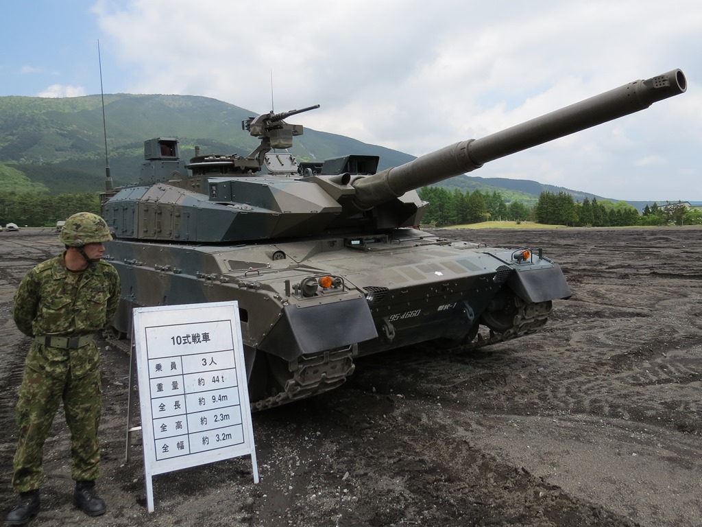 陸自富士学校10式戦車2