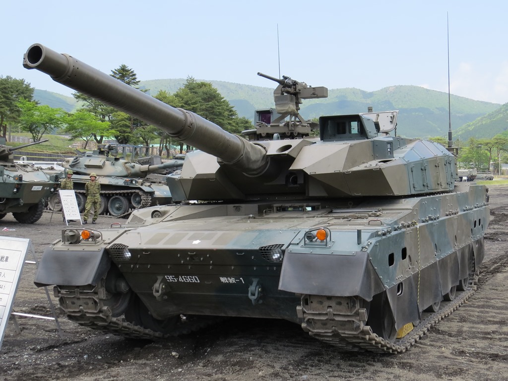 陸自富士学校10式戦車