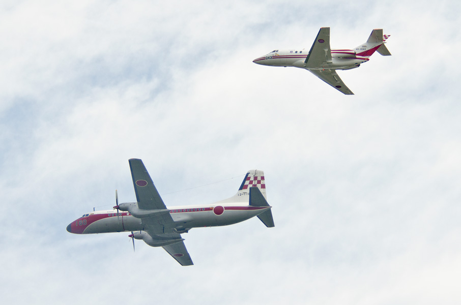 飛行点検隊のYS-11FCとU-125