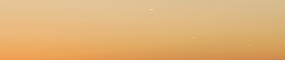 【動画追加】UFO？隕石？サンタクロース？東京上空に謎の白い物体現れネット騒然