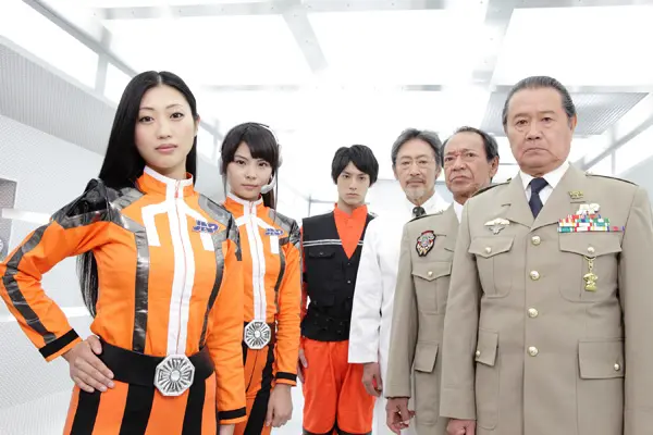 『地球防衛未亡人』