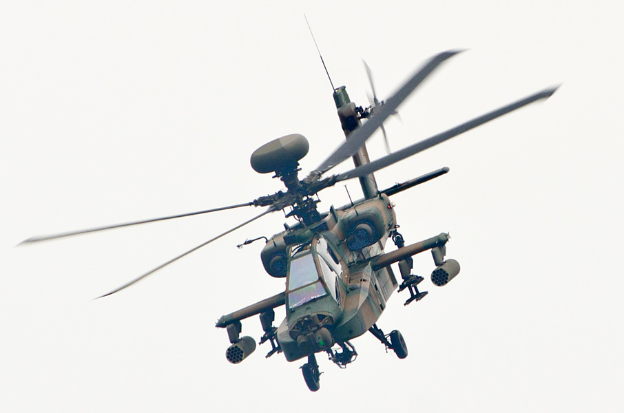 AH-64Dの飛行展示