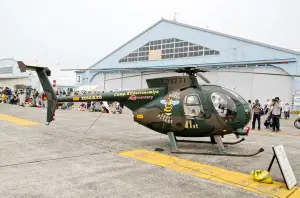 地上展示のOH-6D