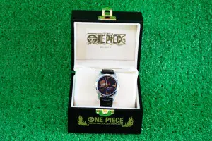 普段使いもできそう！3人の絆を刻印した『ワンピース』サボの本格派