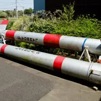 屋外に置かれたラムダロケットの第1段