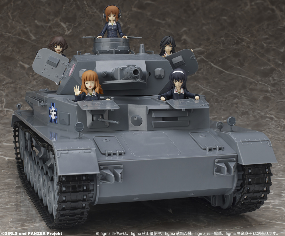Panzer vor!!　ガルパン、あんこうチームを乗せて走る1/12本格戦車模型登場