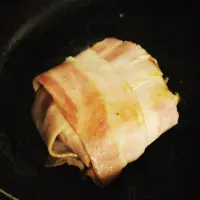 熱したフライパンで焼く