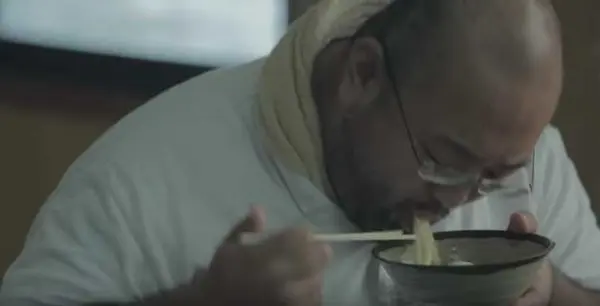 人が食べる姿ってつられますよね