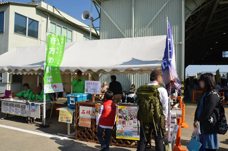 行方市ブースでは焼き芋が人気