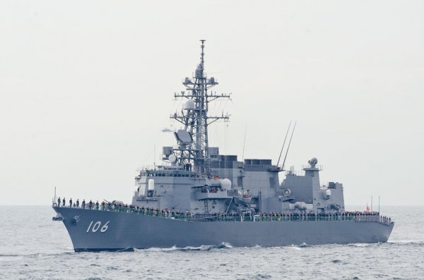 受閲第2群・護衛艦さみだれ（DD-106）