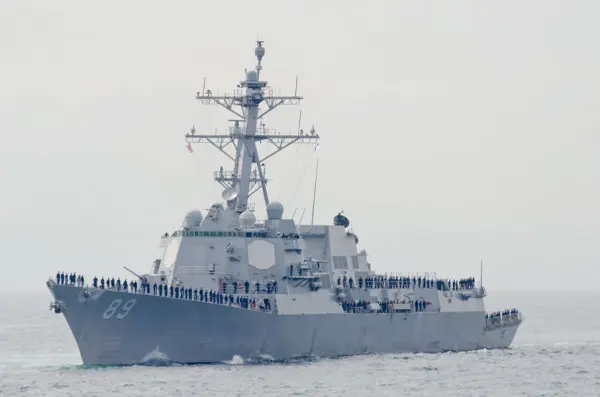 アメリカ海軍駆逐艦マスティン（DDG89）