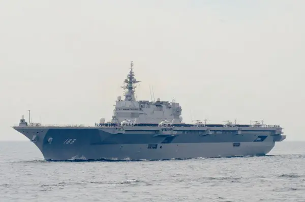 受閲第3群・護衛艦いずも（DDH-183）