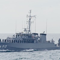 受閲第5群・掃海艇みやじま（MSC-690）
