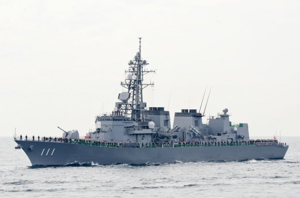 受閲第1群・護衛艦おおなみ（DD-111）