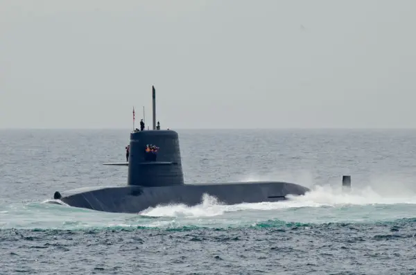 受閲第4群・潜水艦うずしお（SS-592）