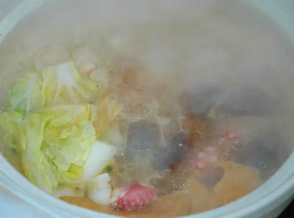 ぐつぐつ煮るだけ
