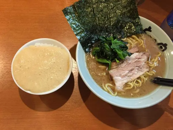今回はとろろご飯も一緒に注文