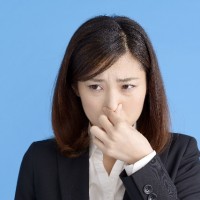 スメハラの原因になってない？体臭のみならず、柔軟剤や香水も周囲の迷惑に