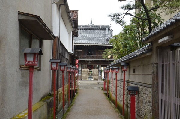 倉吉・大蓮寺の参道