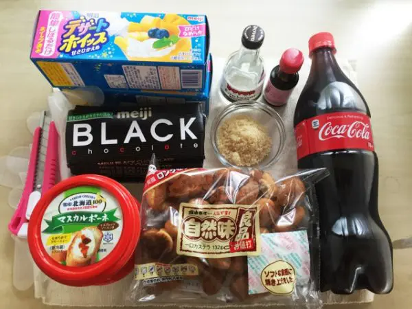 話題のコカ・コーラのボトル型ケーキに挑戦！完成したときの達成感が