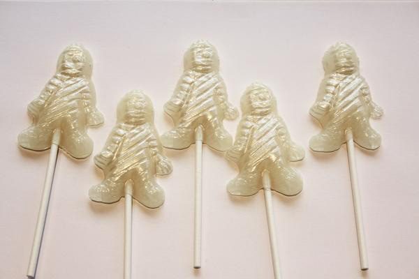 Mummy shaped Halloween lollipops　-マシュマロ味