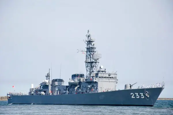 大湊を母港とする護衛艦ちくま