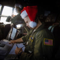 航空自衛隊も参加するアメリカ空軍の「クリスマス・ドロップ作…