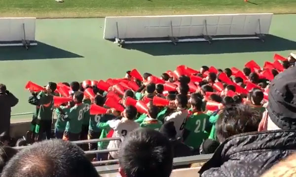 カースーテーラ大好き！全国高校サッカーで「謎のエール交換」　青森山田VS長崎総科大附は応援団も熱かった