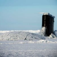 浮上した潜水艦ハンプトン