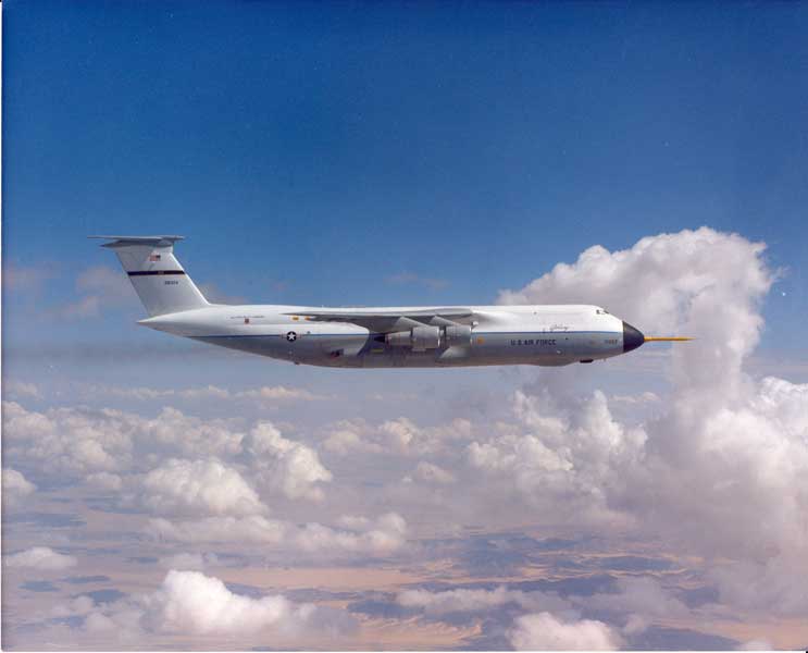 試験飛行中のC-5A