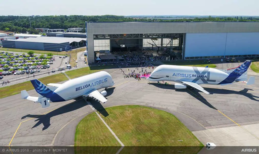 エアバスの新しい「シロイルカ」初めての空へ・巨大輸送機