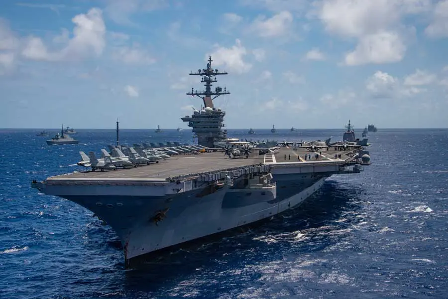 米軍　アメリカ海軍　カールビンソン　空母　CVN70  航空母艦 USS Carl Vinson (CVN 70)