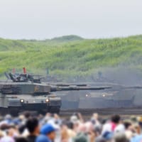 90式戦車隊登場