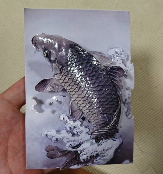 本物かと見間違うほど精巧にできた鯉のシャドーアートにネット感嘆