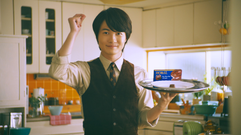神木隆之介が「イタズラ男子」に変貌　HOBALのWEB動画で尊い笑顔を連発