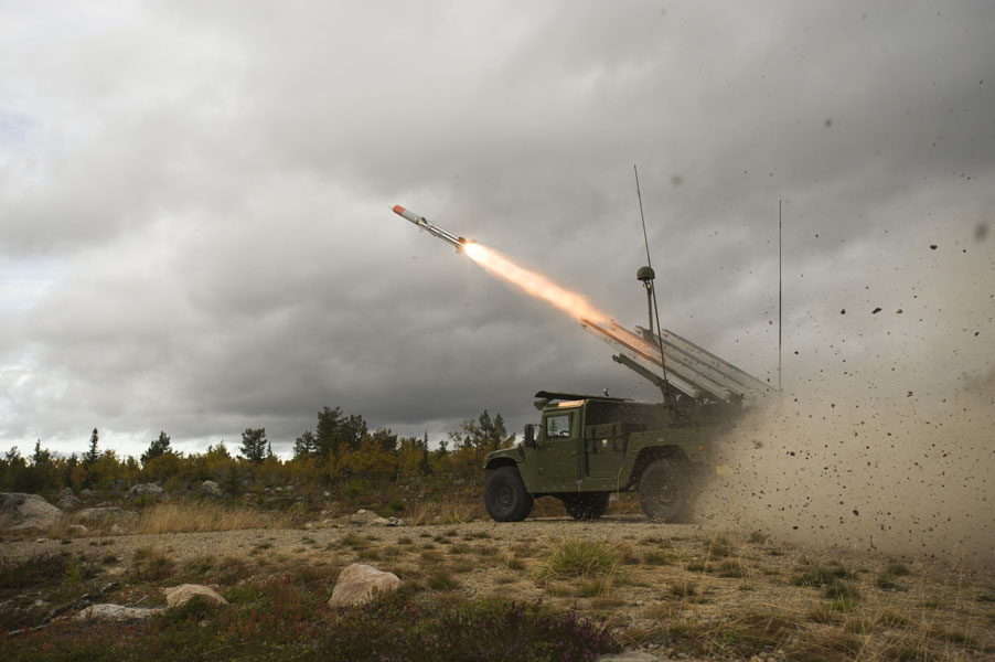 ノルウェー軍の地対空ミサイル型AMRAAM（画像：Raytheon）