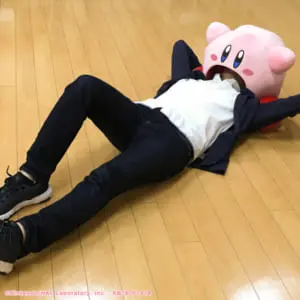 カービィにすいこまれた気分が味わえるぬいぐるみ「すいこみっ