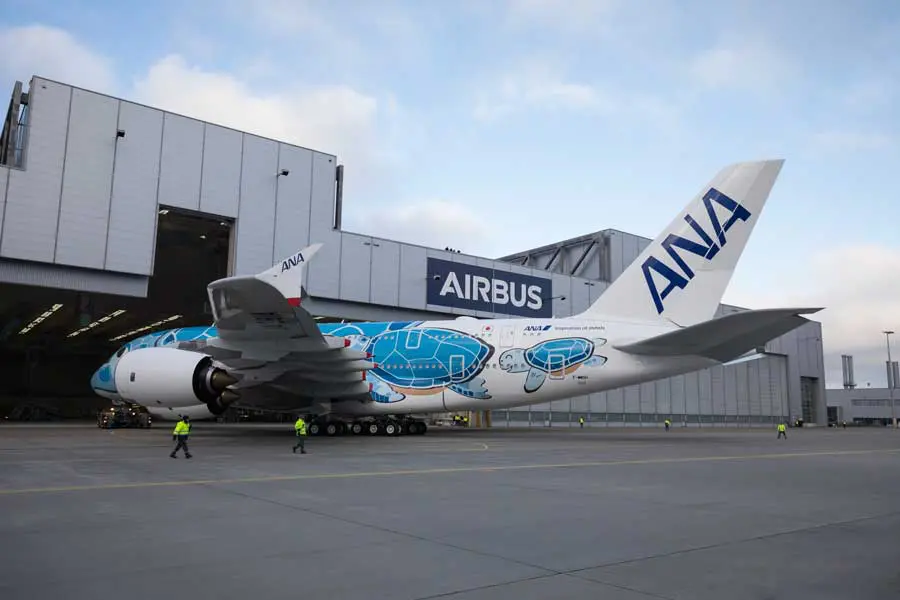 全日空のウミガメA380「FLYING HONU」空色の1号機がロールアウト