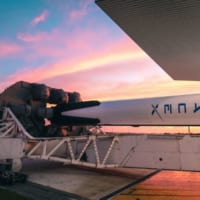 ロールアウトするファルコン9（画像：SpaceX）