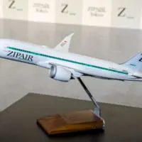 ZIPAIR1号機となるB787-8（JA822J）の模型