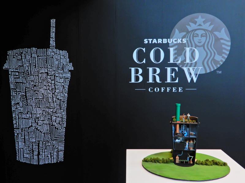 「スターバックス（R） コールドブリュー コーヒー」の世界をジオラマで表現　「A story of Starbucks（R） Chilled Cup COLD BREW」代官山で開催