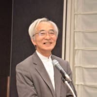 審査員長の吉岡忍さん