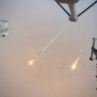 空中給油後フレアを出して散開するA-10（Image:USAF）