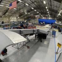 ヒル空軍基地でのA-10主翼整備の様子（Image:USAF）