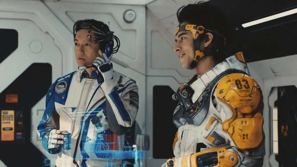 ロケット素材の「宇宙スマホケース」が当たるキャンペーンも！ 安田顕