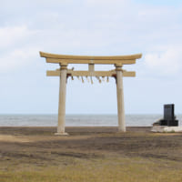 釣ヶ崎海岸の鳥居_2