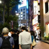 店舗前にできた行列