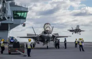 イギリスのF-35 空母クイーン・エリザベスで初の発着艦 | おたくま経済新聞