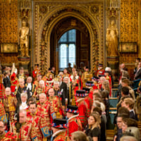 女王に続いて入場する議員（Image：House of Lords 2019）